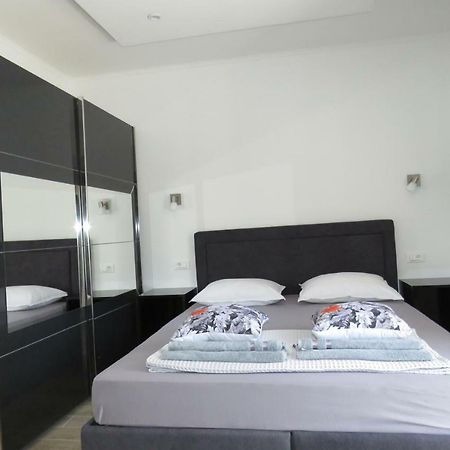 Lux Dalmatia I&R Hotel Makarska Bagian luar foto