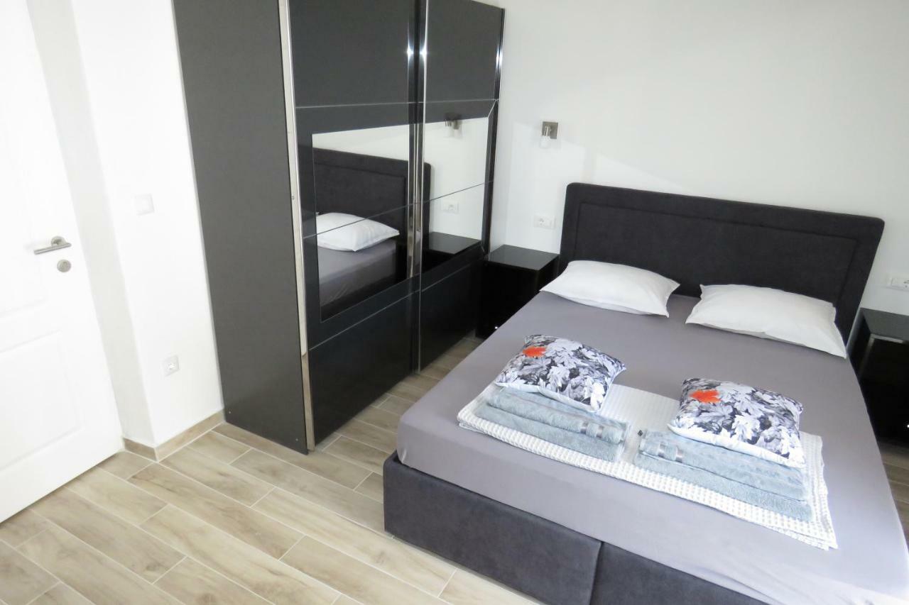 Lux Dalmatia I&R Hotel Makarska Bagian luar foto