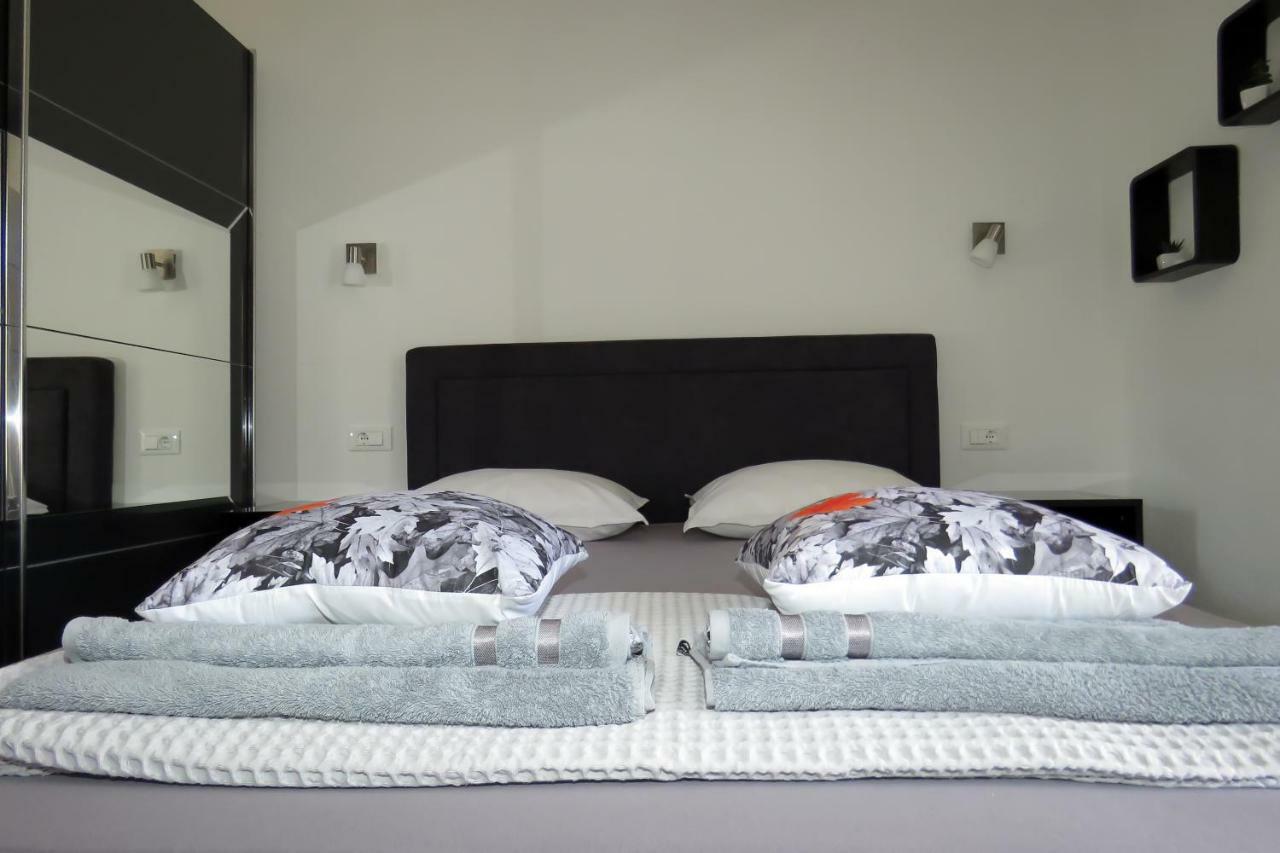 Lux Dalmatia I&R Hotel Makarska Bagian luar foto