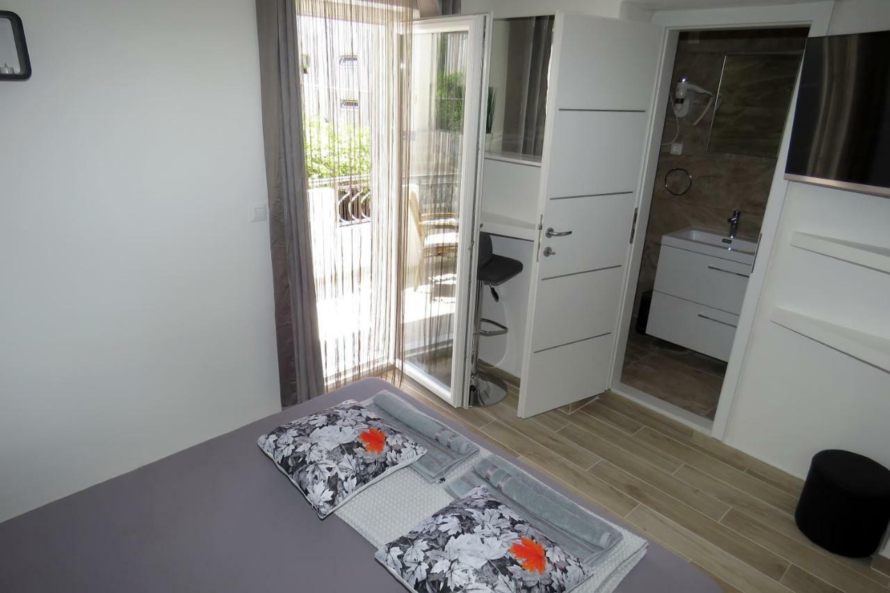 Lux Dalmatia I&R Hotel Makarska Bagian luar foto