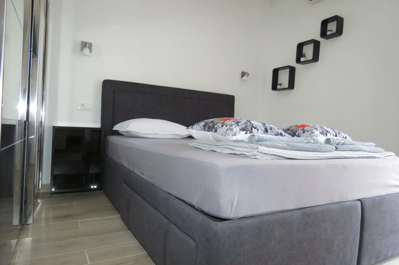 Lux Dalmatia I&R Hotel Makarska Bagian luar foto