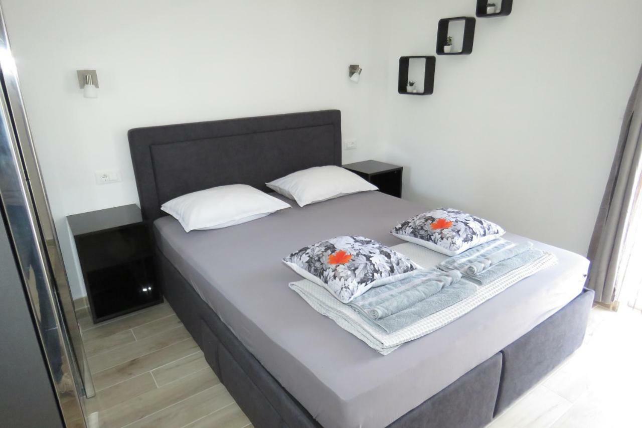 Lux Dalmatia I&R Hotel Makarska Bagian luar foto
